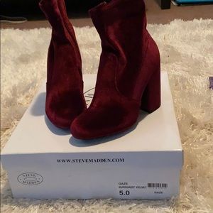 SYEVE MADDEN “GAZE” bootie in burgundy